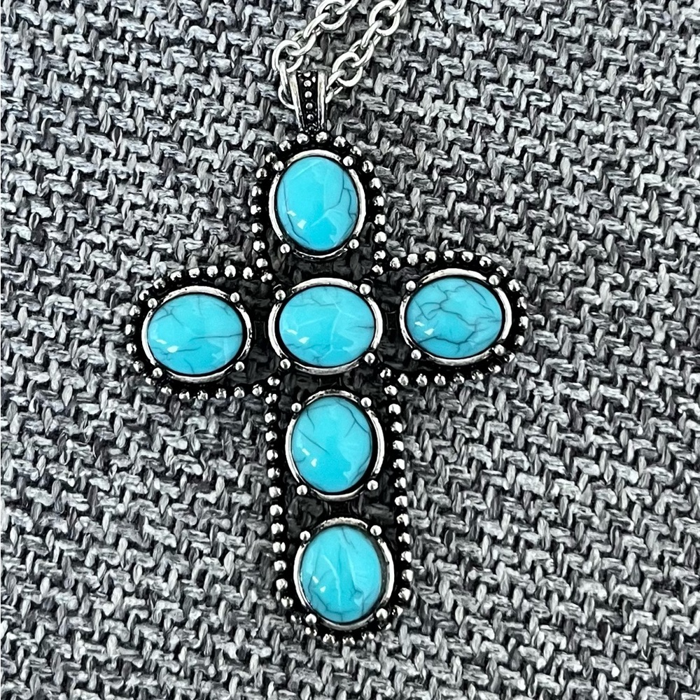 NEW UNBRANDED Faux Burnished Silver & Turquoise Cross with Adjustable Chain